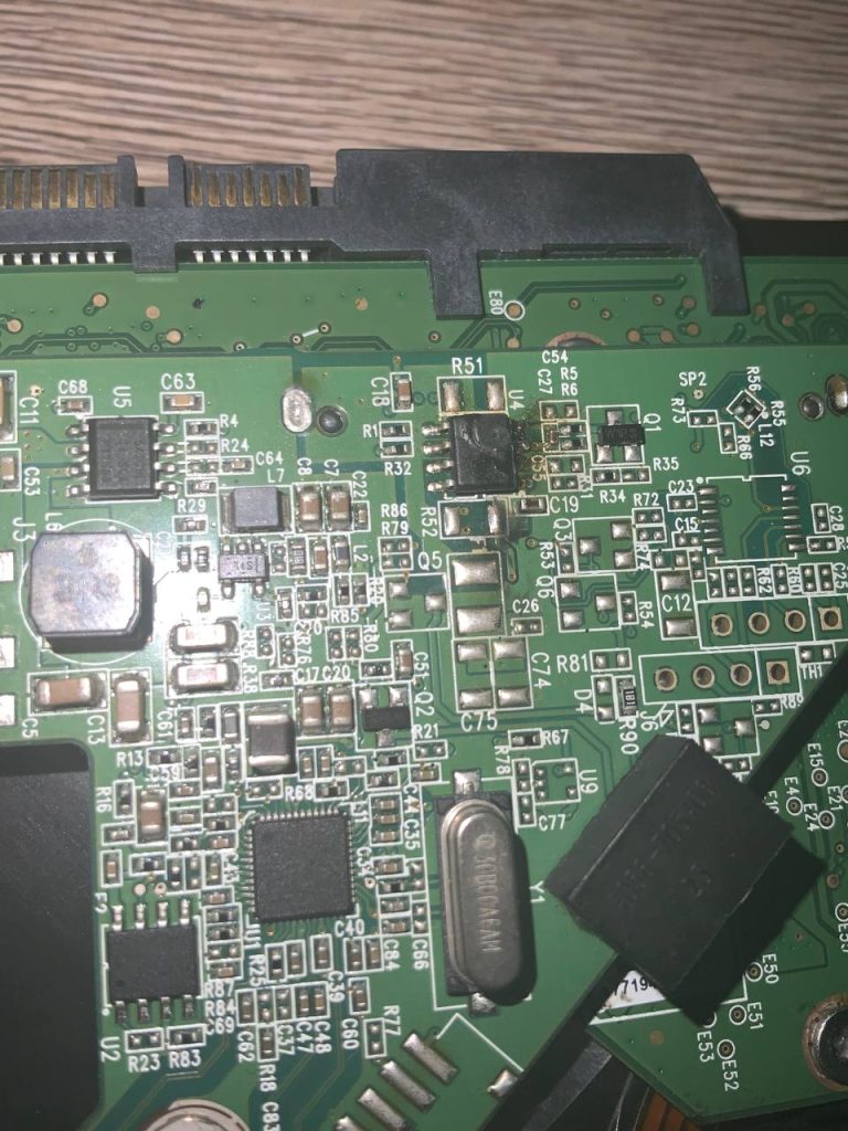 Konektor pada HDD Terbakar pada PCB